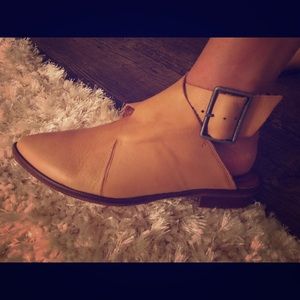 Bryce Wrap Flat - Tan